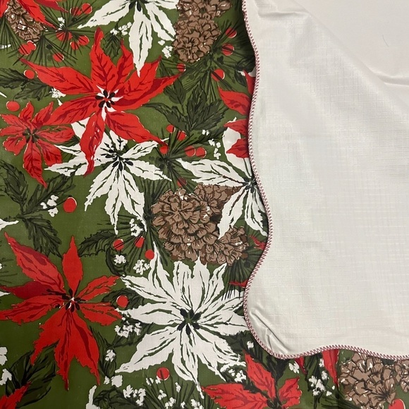 Vintage MCM Poinsettia Vinyl Tablecloth Christmas 52x84 EZ Clean Cottage Grandma - Picture 4 of 4